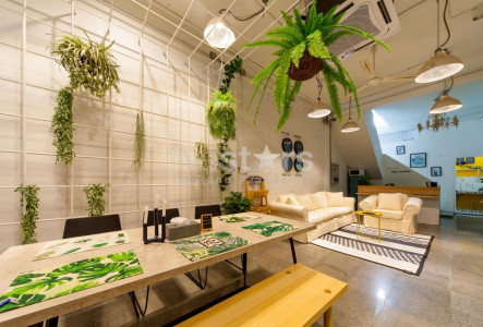 pet friendly townhome 3 bedroom BTS Ekamai