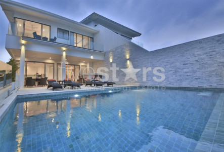 3-bedroom villa with beautiful sunset sea and beach views.