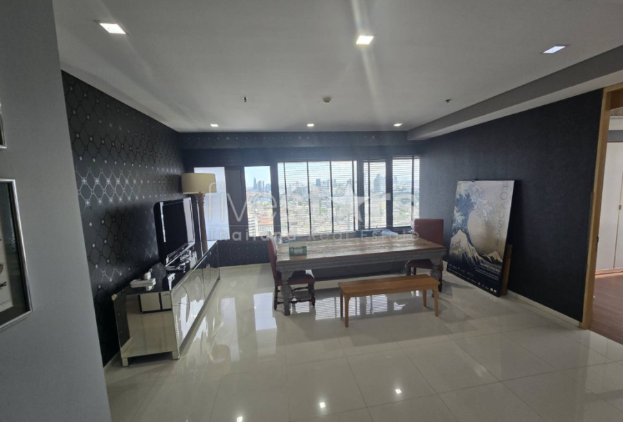 2-bedroom high floor condo for rent on Rama 4 road 
