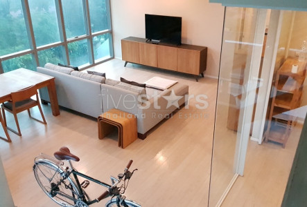 2-bedroom duplex condo for rent close to Sukhumvit MRT Station 