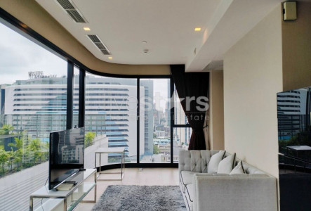 2-bedroom modern condo for rent close to Asoke BTS station