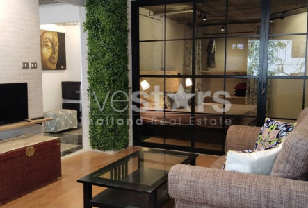 1-bedroom fully renovated with loft design for sale on Nana to Petchaburi 