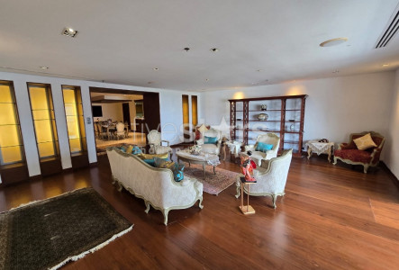 3-bedroom spacious condo for rent on Nana to Phetchaburi