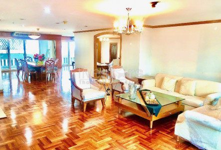 Large 4 bedrooms apartment for rent in Bangkok