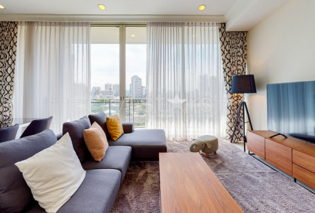 2-bedroom exclusive & spacious condo near BTS Asoke