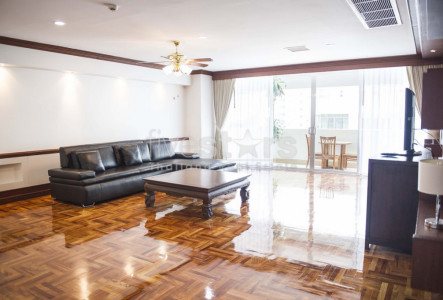 4 bedroom spacious condo for rent on Asoke to Phrom Phong