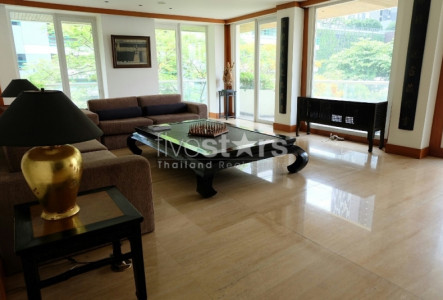 newly renovated apartment, 3+1 bedrooms, walking distance to BTS Chongnonsri station