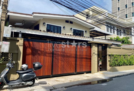 4-bedroom single house newly renovated on Narathiwas - Sathorn     