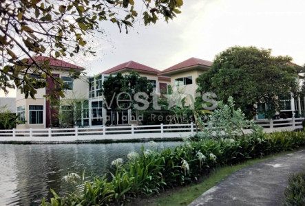 For rent 4-bedroom house in Golf Club compound, Bangna