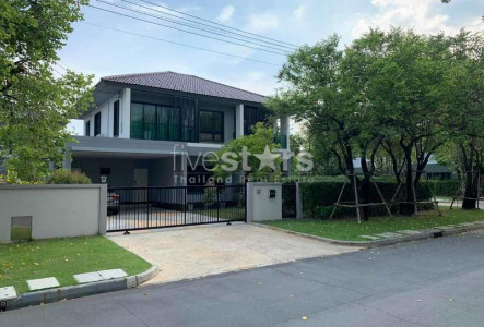 Modern detached house 3-Bedroom for rent on Onnut Wongwean