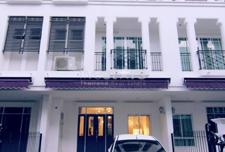 Town house in compound 4 bedrooms for rent near BTS Bangchak