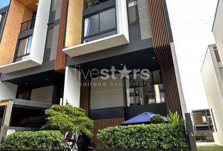 Townhome 3-Bedroom for rent on Pattanakarn