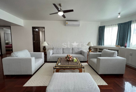 3-bedroom pet friendly apartment for rent on Phrom Phong 