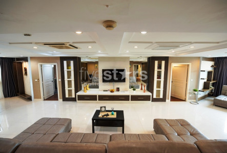 3-bedroom views on 3 sides condo for rent on Phrom Phong
