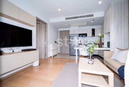 1-bedroom modern condo for rent on Thong Lo