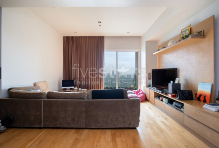 Huge 3 - Bedroom condo for rent on Phrom Phong