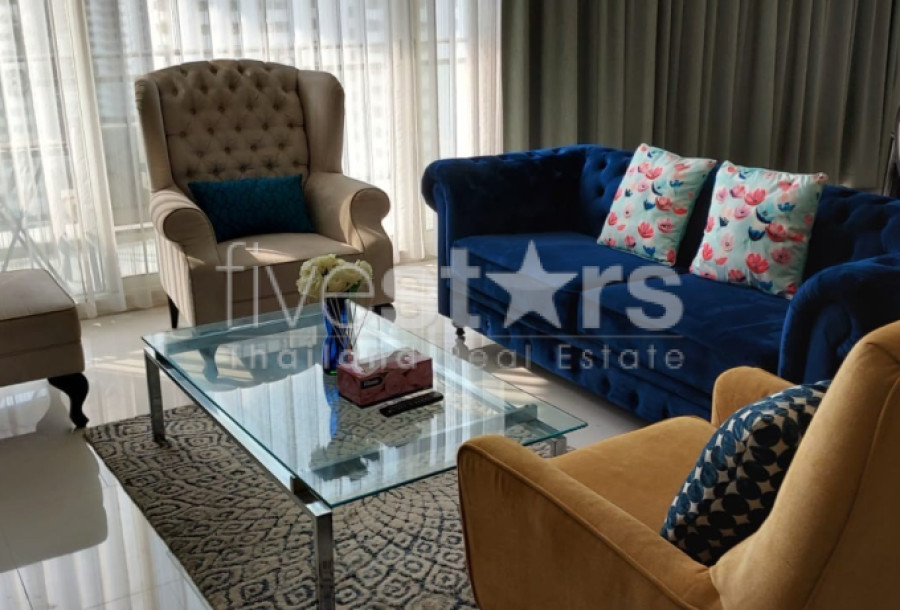 3 bedrooms condo for rent in Bangkok