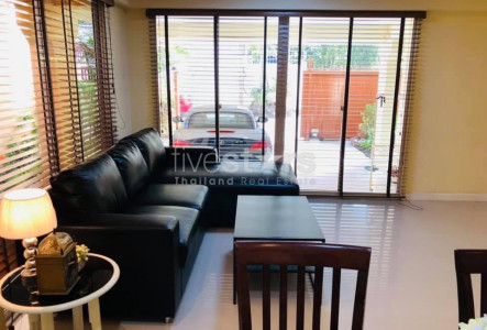 4-bedroom townhouse for rent on Phrom Phong