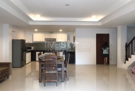 5-bedroom & pet friendly townhouse for rent on Thonglor