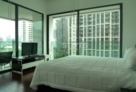 Amazing 2 bedroom condo with private pool close to Emquartier
