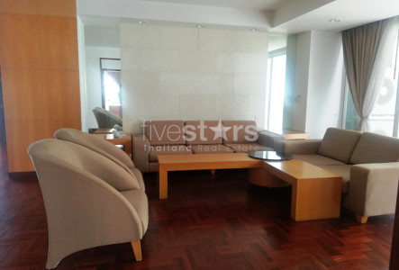 3 bedrooms apartment for rent in Promphong