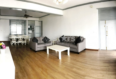 Spacious 3 bedroom apartment for rent in Thonglor