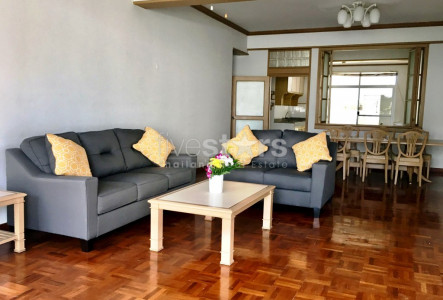 Spacious 3 bedroom apartment for rent in Thonglor
