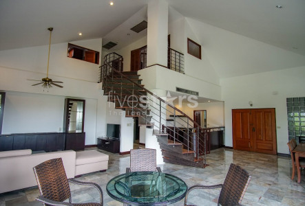 Duplex 4 bedrooms apartment for rent near BTS Phromphong