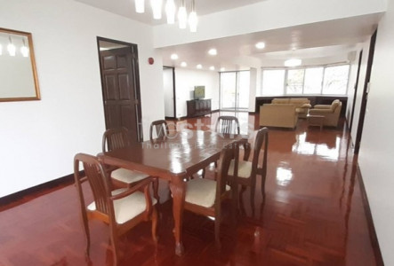 3-bedroom pet friendly apartment for rent on Phrom Phong