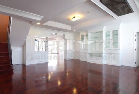 3 bedroom pet friendly condo for rent on Phrom Phong 