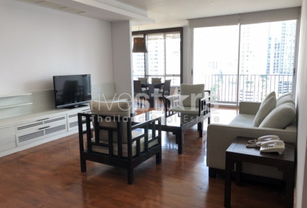 Large 4 bedrooms apartment for rent in Thonglor