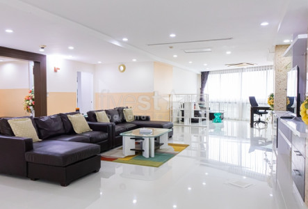 3 bedroom condo for sale on Phrom Phong