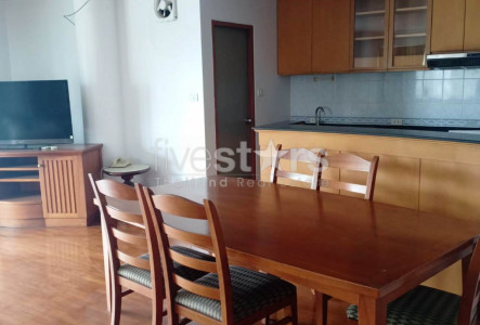 3 bedroom low rise condo for rent on Thong Lo