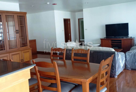 2 bedroom low rise condo for rent on Thong Lo