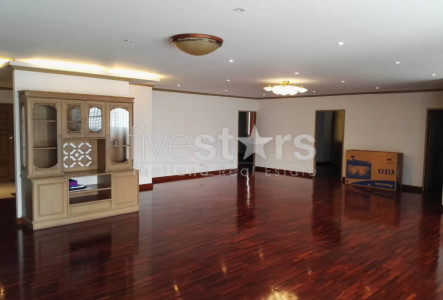 3-bedroom condo for sale on Phrom Phong