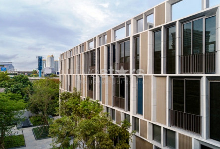 4  bedrooms Townhome in compound for rent in Phromphong