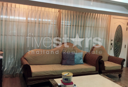 Per friendly townhouse for rent in Thonglor area