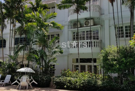 3-bedroom Townhouse in compound for rent on Phrom Phong
