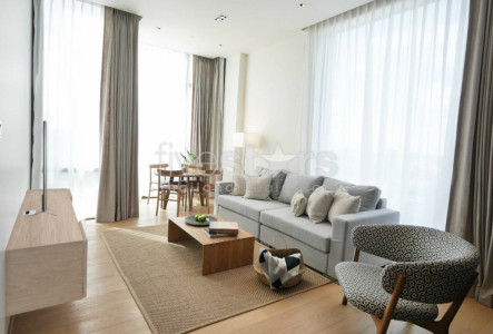2-bedroom condo for rent close to Chit Lom BTS station