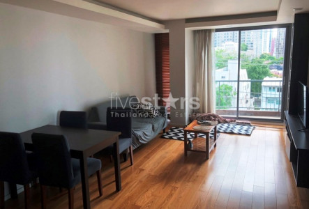 2-bedroom condo for rent close to Phloen Chit BTS Station
