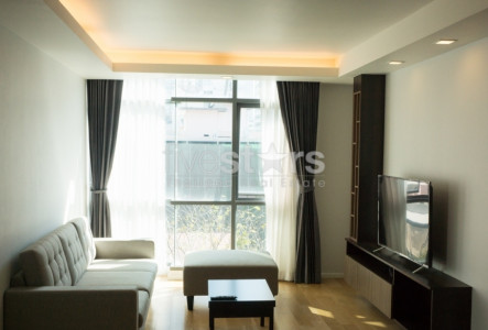 2 bedroom condo for rent close to Phloen Chit BTS station