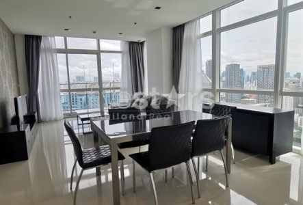 2-bedrooms condo 300m from BTS Ploenchit