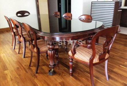 3+1 bedroom condo for rent close to Chit Lom BTS Station