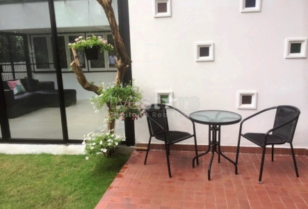 House with garden for rent in Ploenchit area