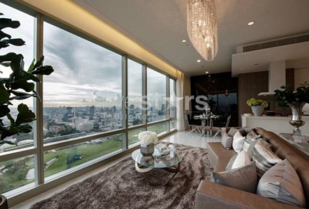2-bedroom duplex penthouse for rent close to Ratchadamri BTS Station