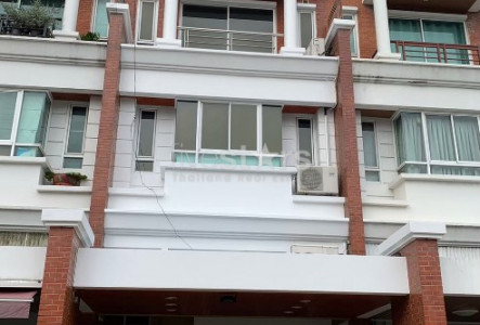 5-bedroom Town Home for sale on Ratchada-Rama 3 