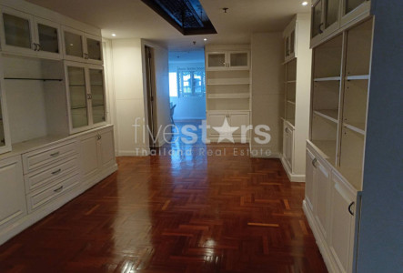 3-bedroom large condo for sale on Sathorn 