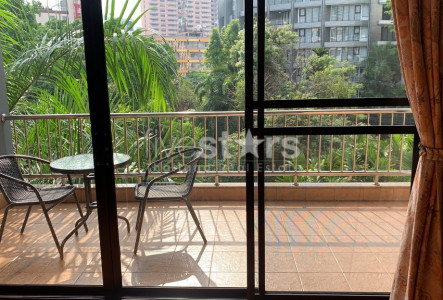 3 bedroom spacious for rent close to Lumpini MRT Station