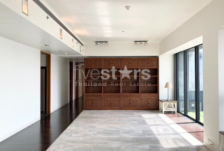 3-bedroom condo for sale high floor view overlooks Chao Phraya River 