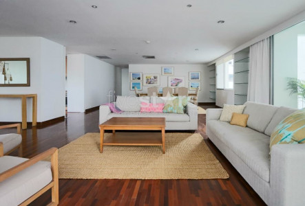 3 bedroom pet friendly apartment for rent on Sathorn